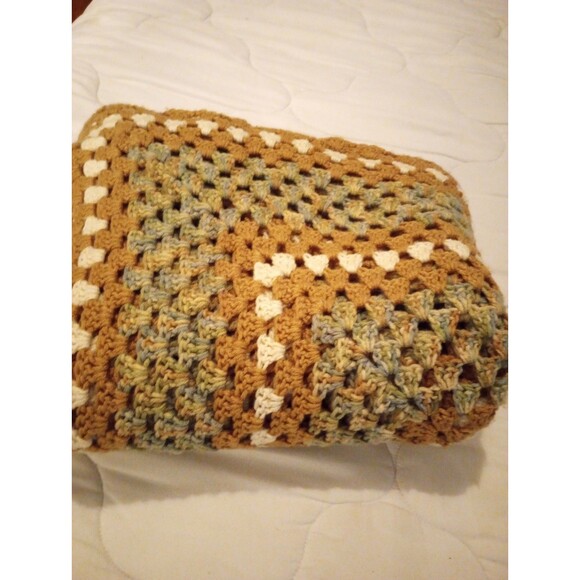 Vintage Handmade Crocheted Earthy Afghan Green Fern Tans & Browns 48" 68" - Picture 6 of 6